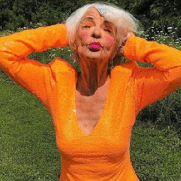 Meet your Posher, Cindi - Picture 1 of 1